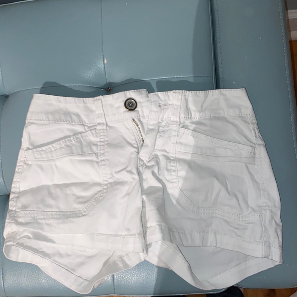 WHITE UNIONBAY CARGO SHORTS SIZE 0!!!